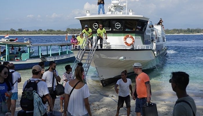 Fast Ferry Nusa Penida to Gili Islands
