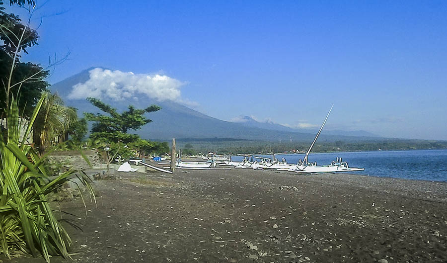 Jemeluk Beach Harbor Amed