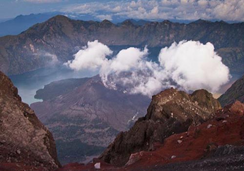 Mount Rinjani Trekking Package